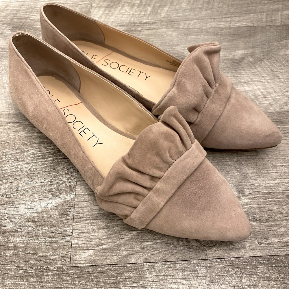 Sole Society Kamber Ruffle Flat EUC Size 8.5
